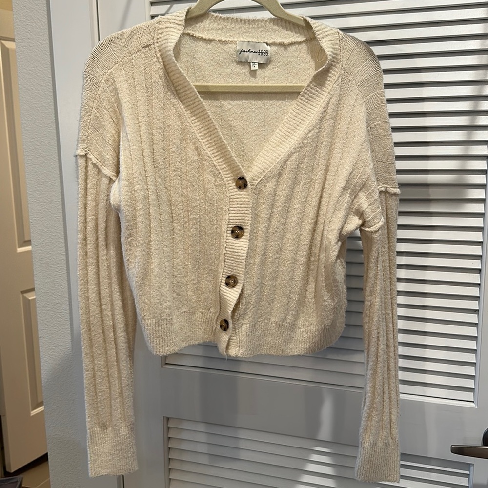 Cream Cropped Button Cardigan